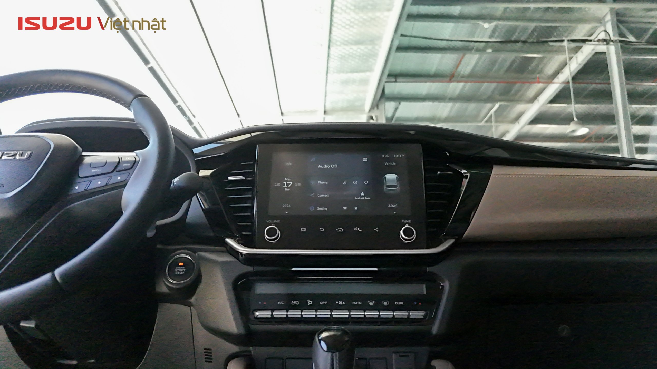 Màn hình giải trí ISUZU Mu-X Sport 4x4 AT